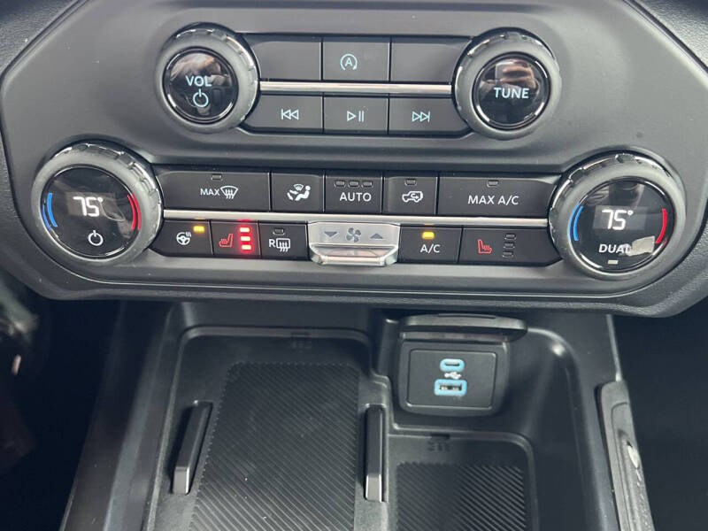 2025 Ford Bronco 4-Door Outer Banks's photo