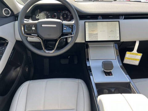 2025 Land Rover Range Rover Evoque P250 Dynamic SE