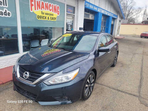 2018 Nissan Altima for sale at AutoMotion Sales in Franklin OH