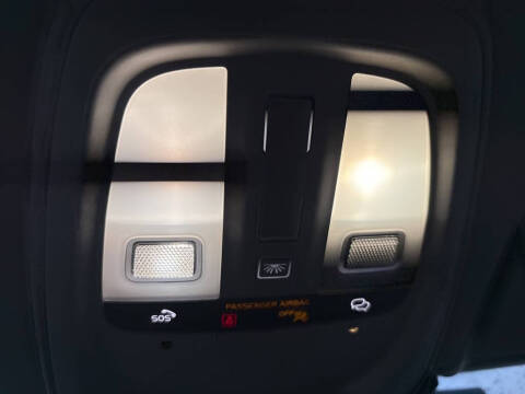 2025 Volvo XC60 B5 Core Dark Theme