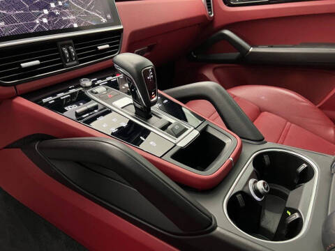 2023 Porsche Cayenne Coupe Platinum Edition