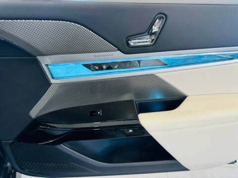 2023 BMW 7 Series 740i