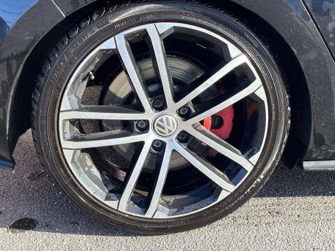 2017 Volkswagen Golf GTI Sport