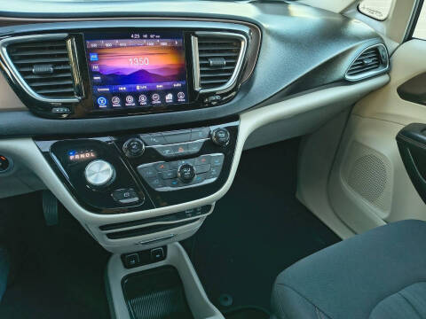 2017 Chrysler Pacifica Touring
