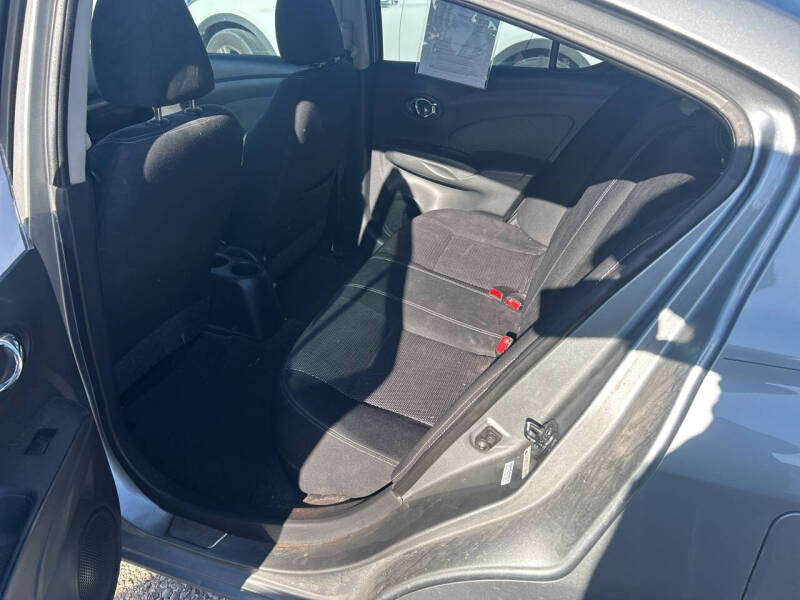 2014 Nissan Versa Sedan SV - Photo 6