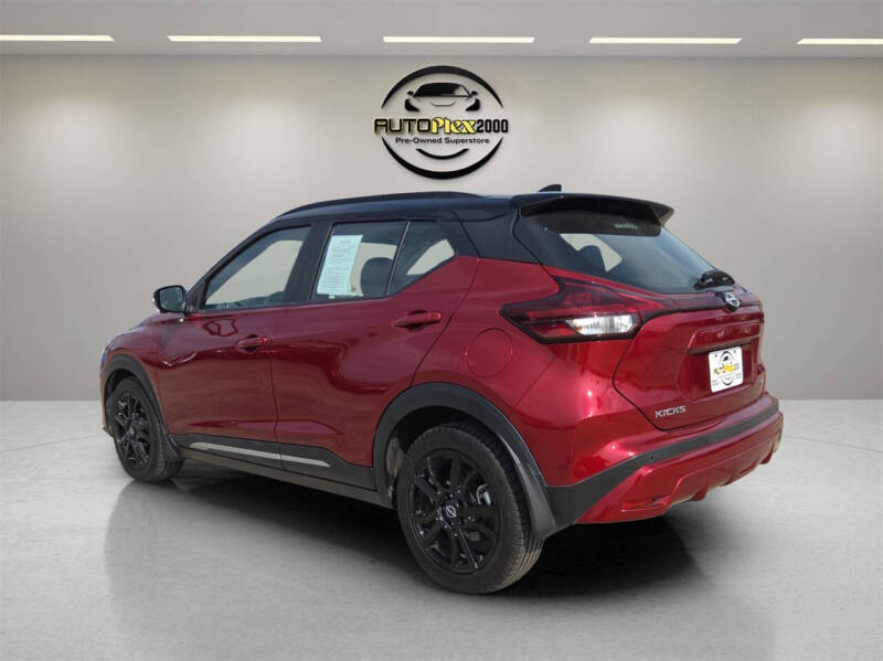 2023 Nissan Kicks SR