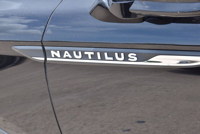 2019 Lincoln Nautilus Select