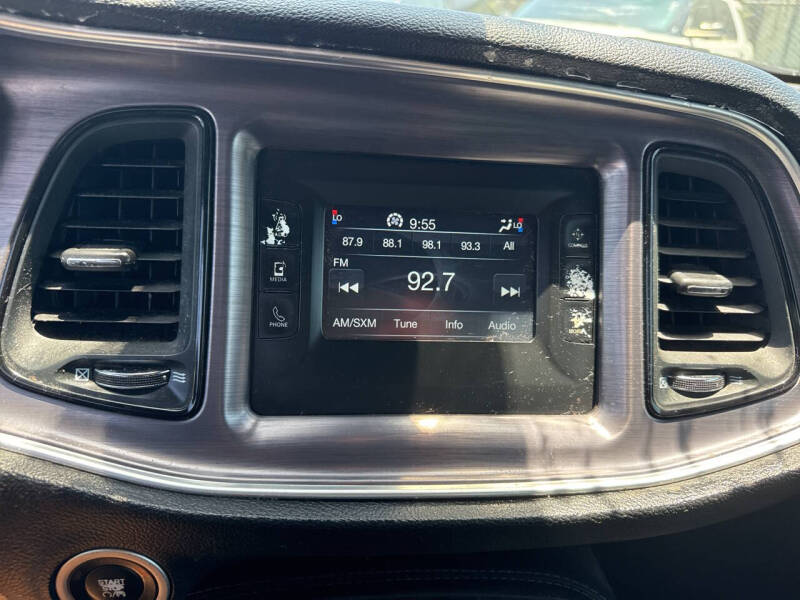2015 Dodge Challenger SXT