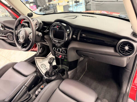 2017 MINI Hardtop 4 Door Cooper