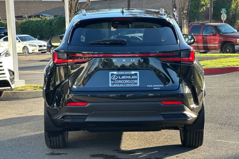 2026 Lexus NX 450h+ Luxury