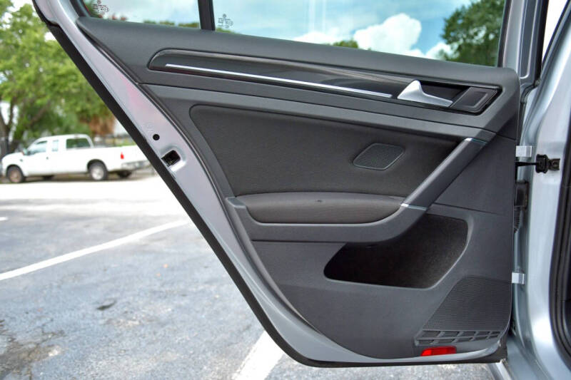 2017 Volkswagen Golf GTI S