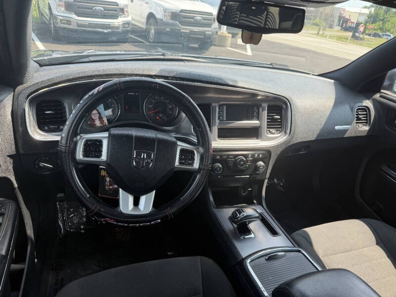 2013 Dodge Charger SE