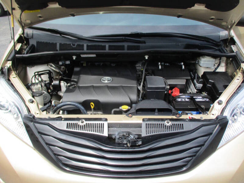 2012 Toyota Sienna Base 7-Passenger