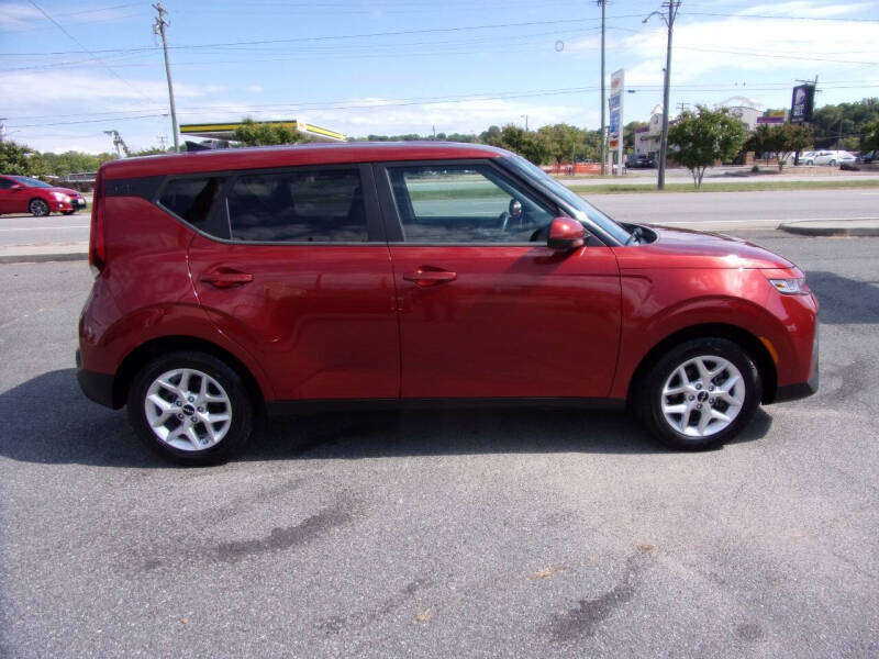 2022 Kia Soul LX photo 7