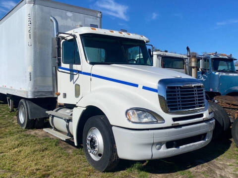 2001 Freightliner Columbia 120 for sale at Vehicle Network - Fat Daddy's Truck Sales in Goldsboro NC