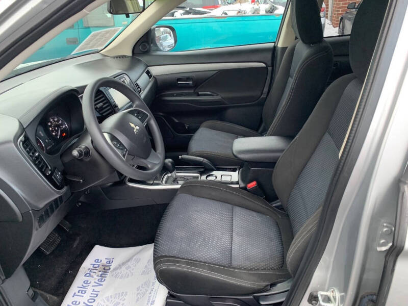 2018 Mitsubishi Outlander ES