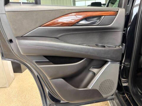 2016 Cadillac Escalade Luxury Collection