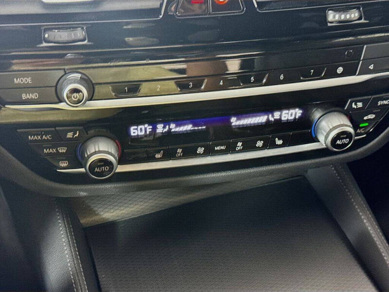 2022 BMW 5 Series 530i