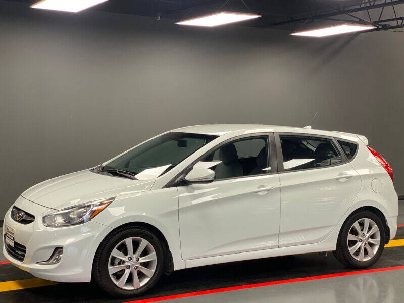 2013 Hyundai Accent for sale at AutoNet of Dallas in Dallas TX