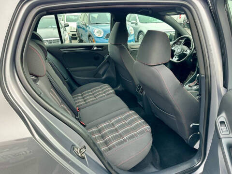 2011 Volkswagen GTI Base PZEV