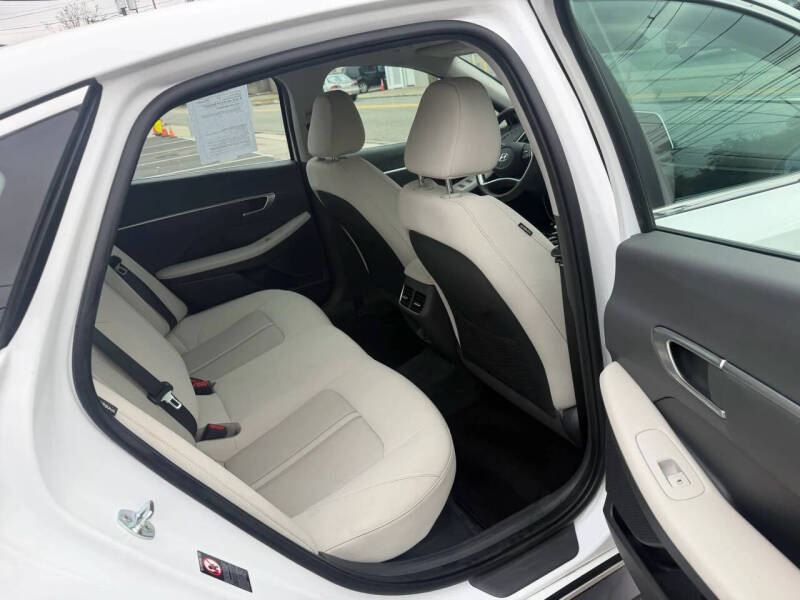 2022 Hyundai Sonata Hybrid Blue