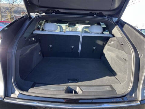 2024 Cadillac LYRIQ Luxury 2