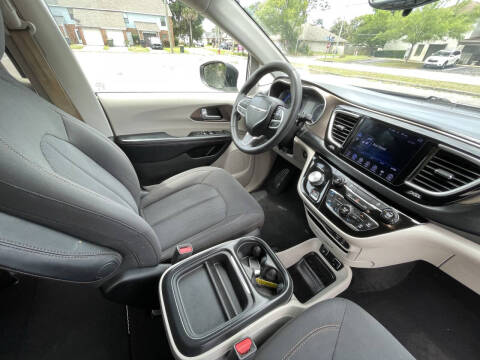 2017 Chrysler Pacifica Touring Plus