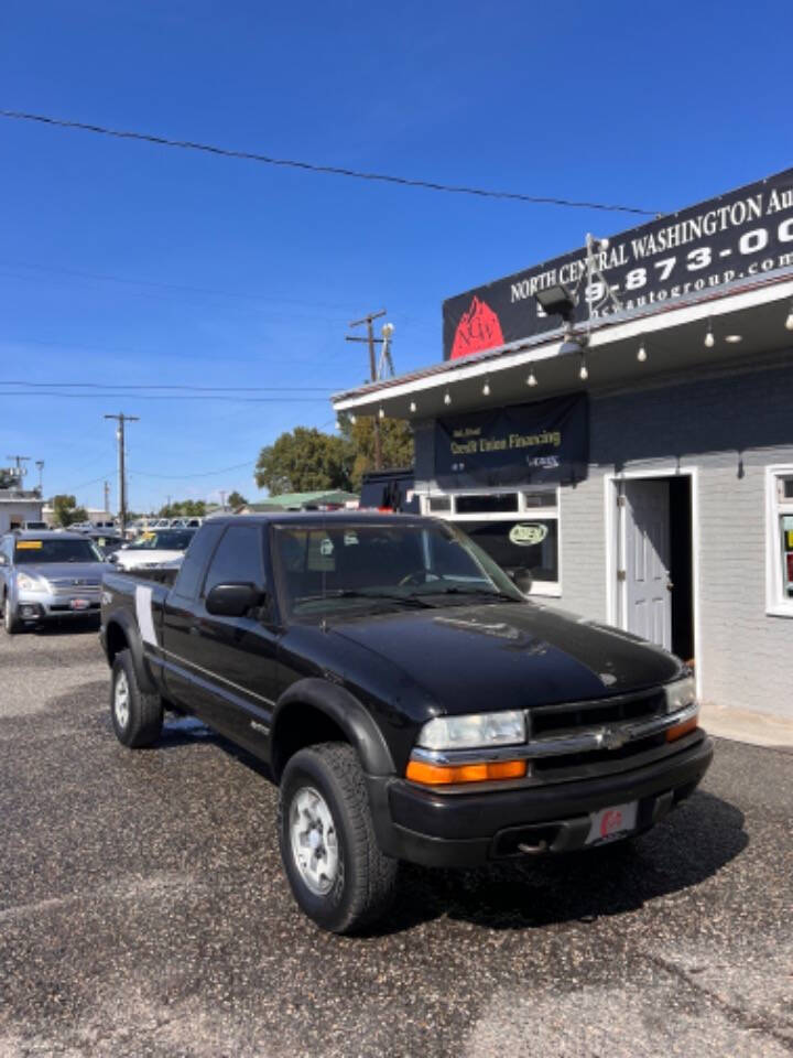 2001 Chevrolet S-10 for sale at NCW AUTO GROUP in Kennewick, WA