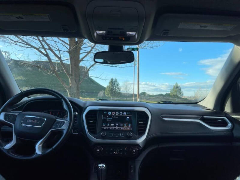 2017 GMC Acadia SLT-1