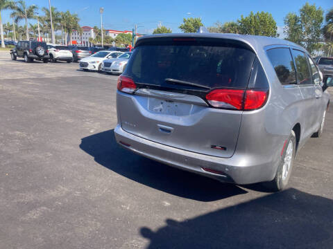 2017 Chrysler Pacifica LX