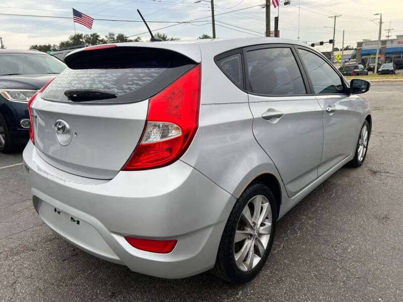 2013 Hyundai Accent SE