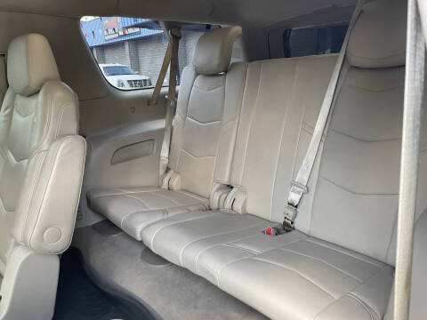 2018 Cadillac Escalade ESV Luxury