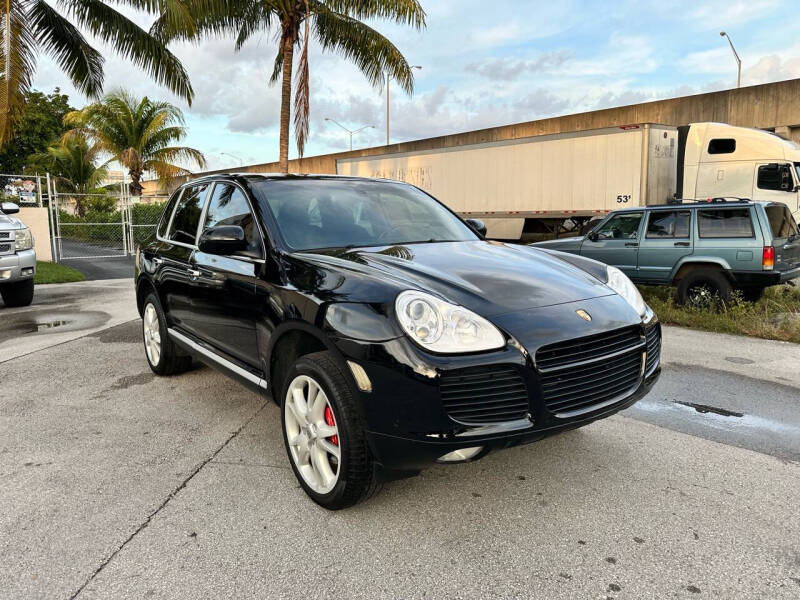 2004 Porsche Cayenne Turbo photo 2