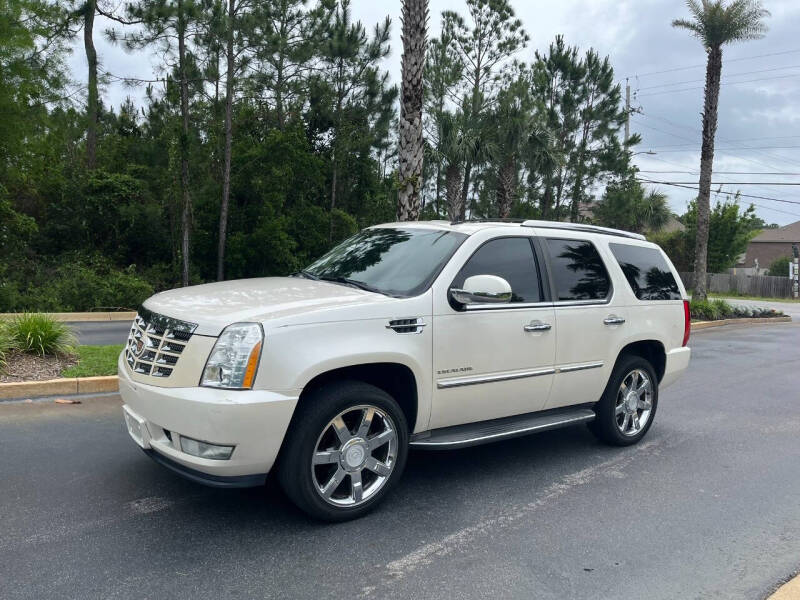 2010 Cadillac Escalade Luxury photo 3