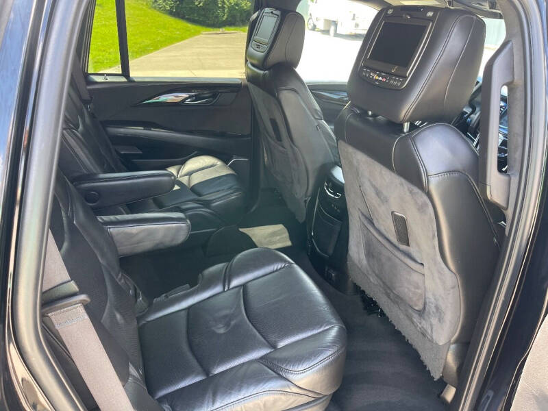 2017 Cadillac Escalade Platinum