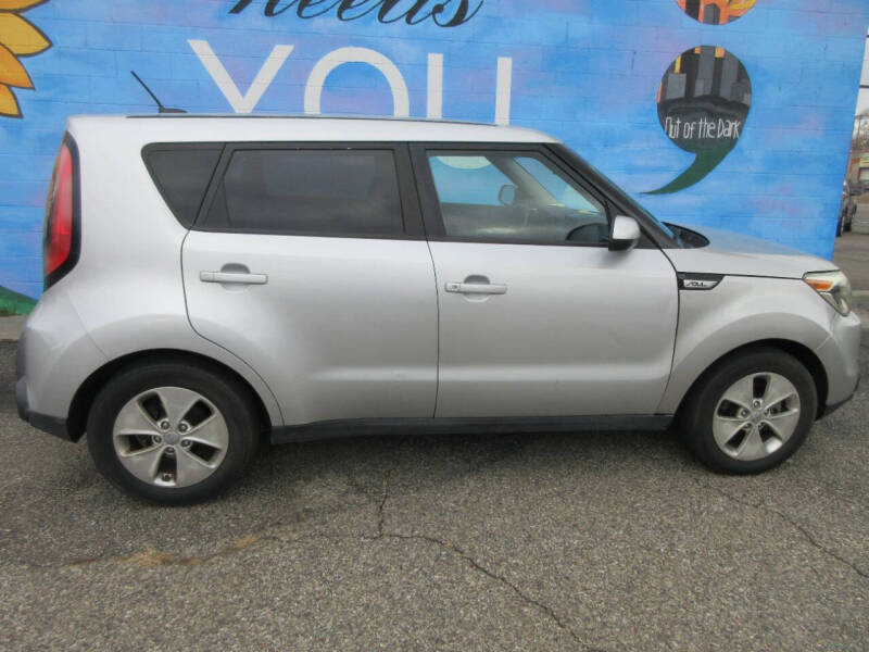 2016 Kia Soul null photo 12