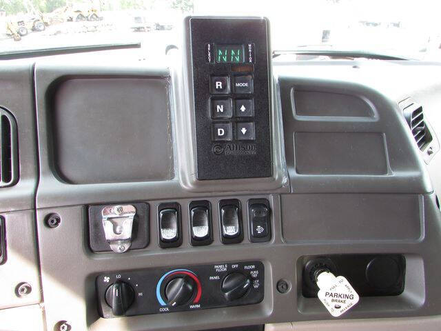 2009 Sterling L7500 Series