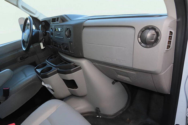 2017 Ford E-Series E-450 SD