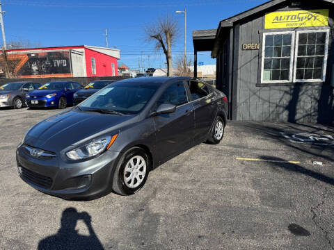 2012 Hyundai Accent GLS