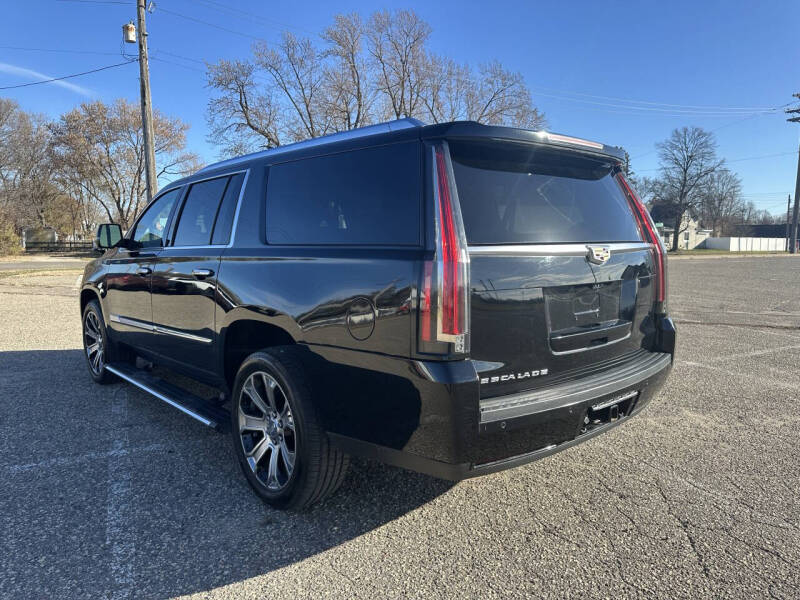 2018 Cadillac Escalade ESV Platinum