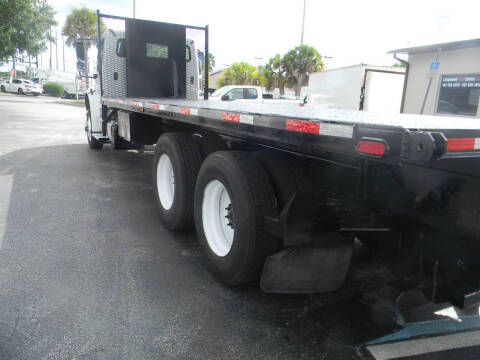 2017 Freightliner M2 106