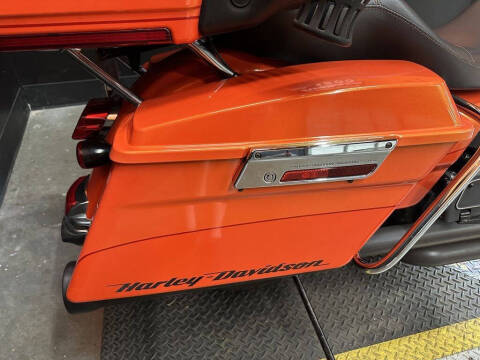 2012 Harley-Davidson® FLHTK - Electra Glide® Ul
