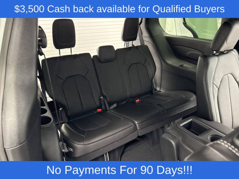 2026 Chrysler Pacifica Select