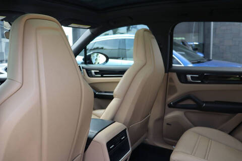 2022 Porsche Cayenne Platinum Edition