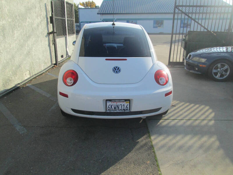 2009 Volkswagen New Beetle Base PZEV