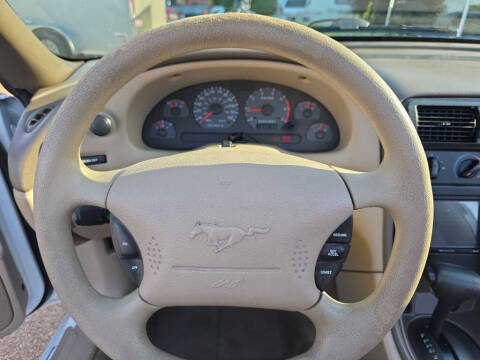 2000 Ford Mustang