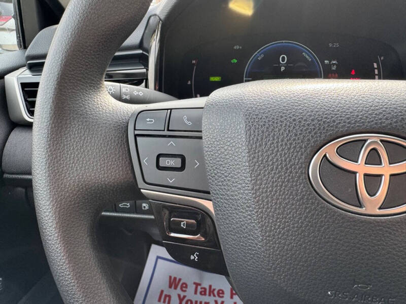 2025 Toyota Camry LE