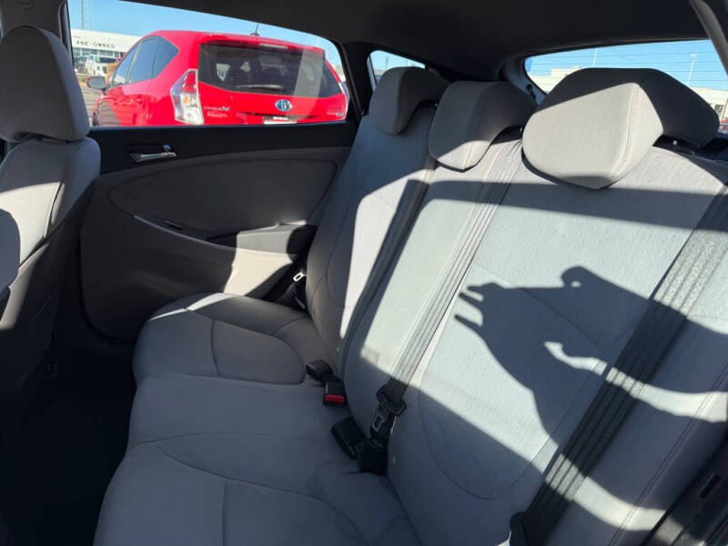 2013 Hyundai Accent SE