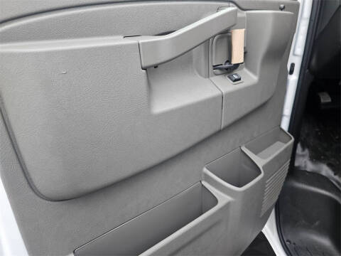 2025 Chevrolet Express 2500