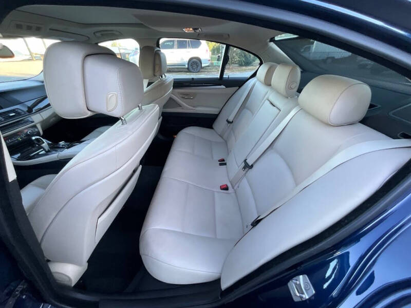 2011 BMW 5 Series 528i